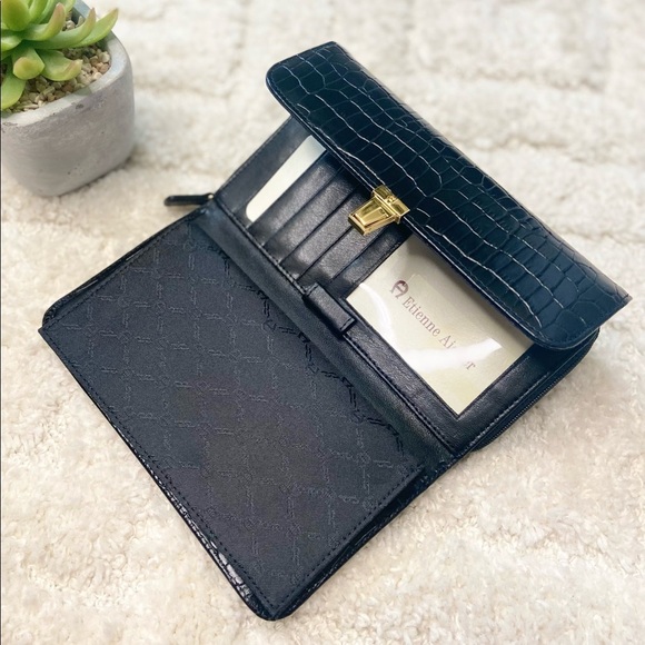 •Etienne Aigner• croc embossed continental wallet - Picture 4 of 8